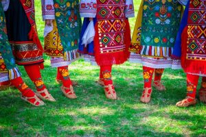 народни танци